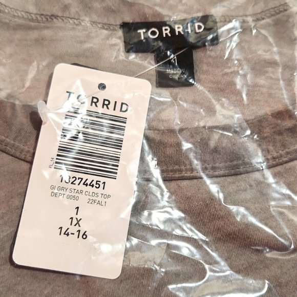 ❤️NWT VINTAGE TORRID TEE - STAR PRINT - COTTON - COLD SHOULDER TOP - PLUS SIZE - Picture 8 of 9